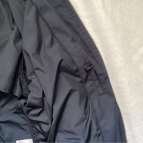 Banana Republic Navy Nylon Lightweight Bomber Jacket, Size XL - Picture 5 of 9